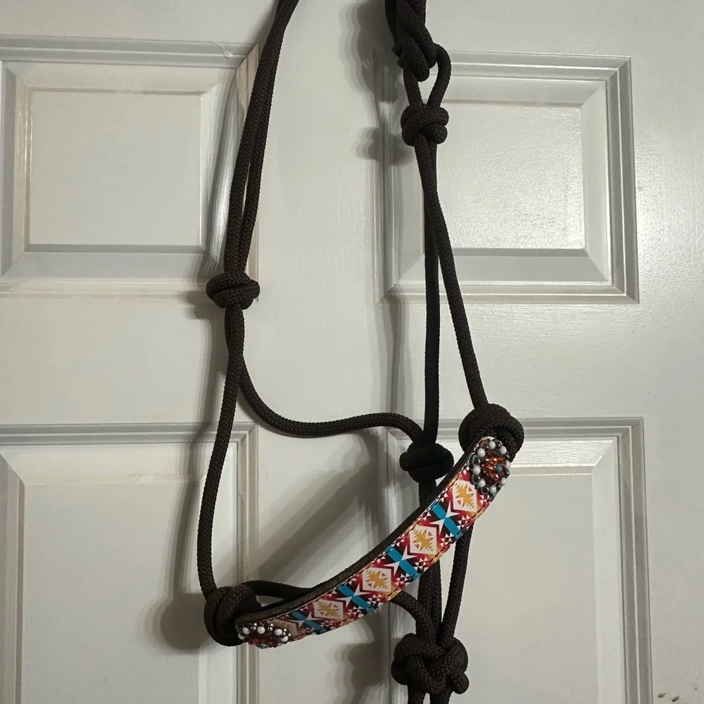 Tacktical rope halter with leather nose piece and conchos. - Picture 4 of 4
